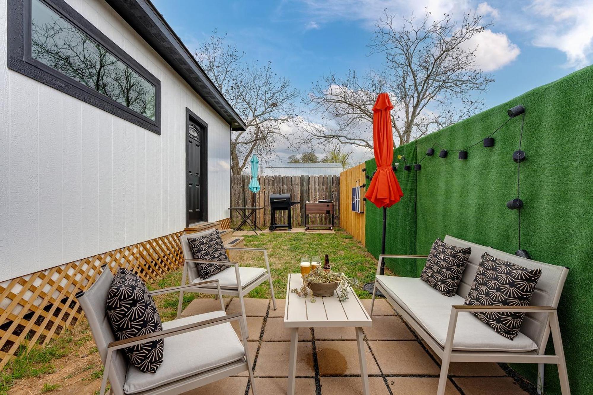 Hidden Cottage Mins To Main St And Sleeps 4 เฟรเดอริกส์เบิร์ก ภายนอก รูปภาพ