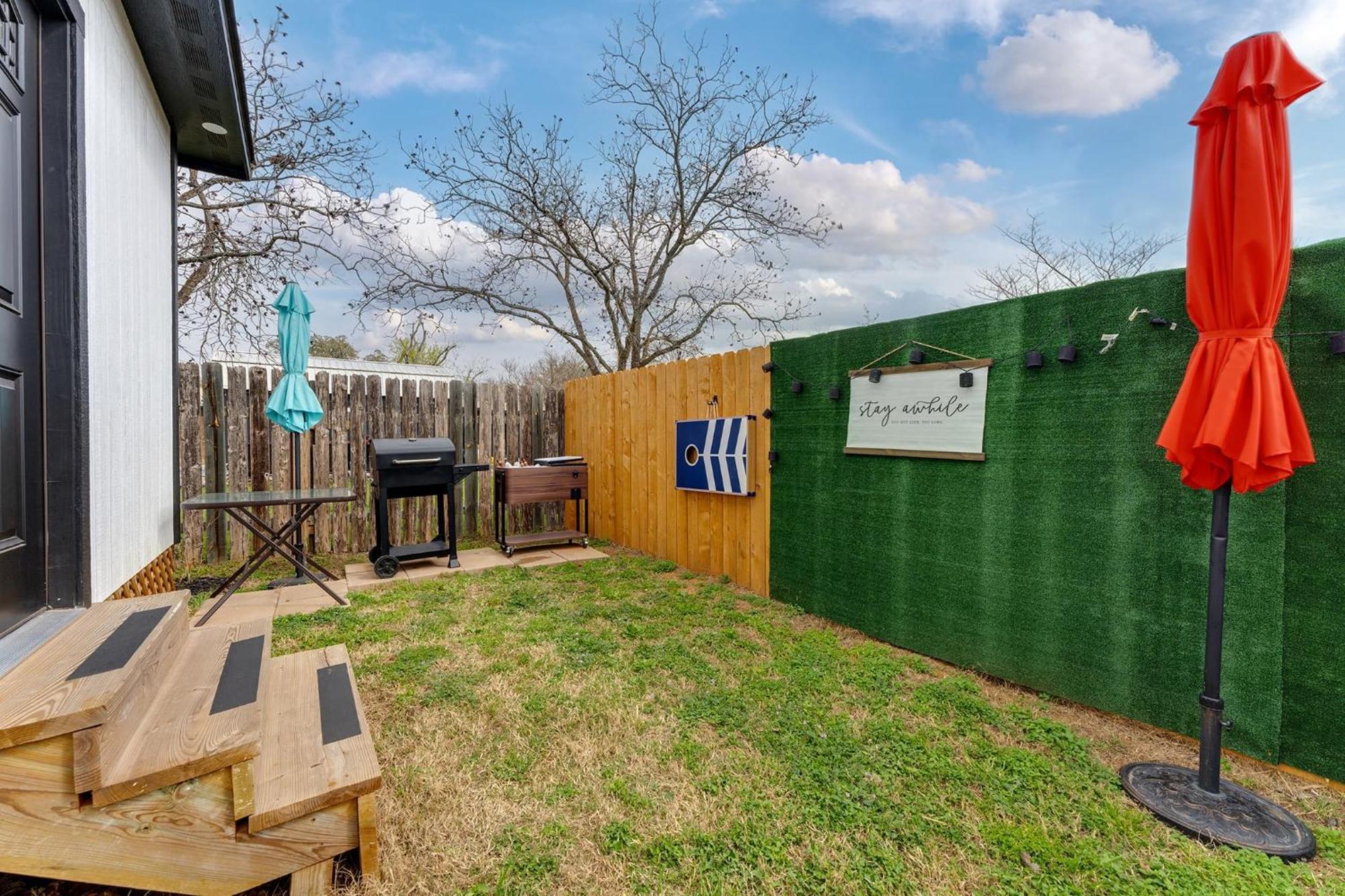 Hidden Cottage Mins To Main St And Sleeps 4 เฟรเดอริกส์เบิร์ก ภายนอก รูปภาพ